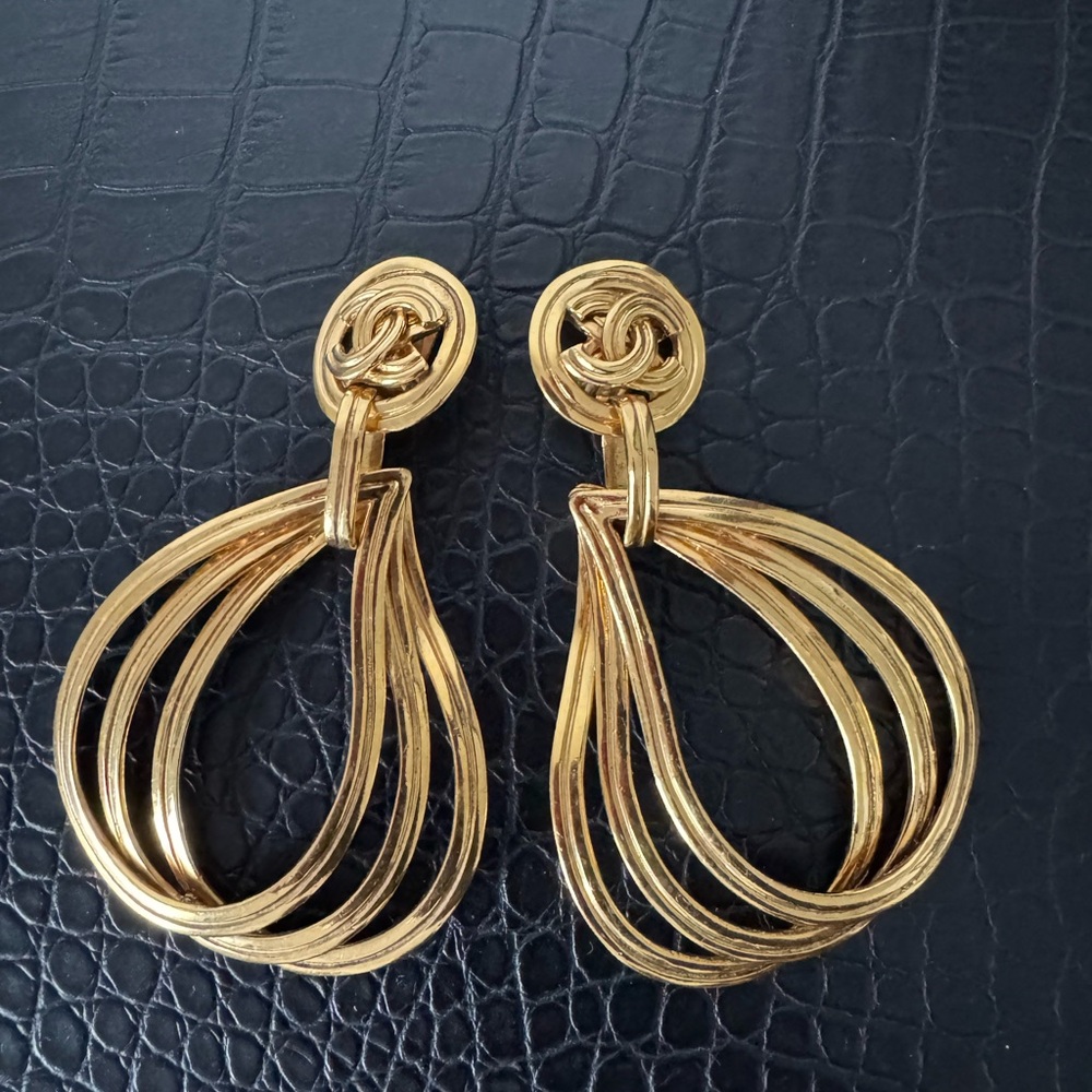 Chanel 24k gold plated vintage tear drop earrings
